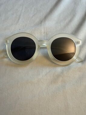 ⚠️Closet Clean out⚠️Round Frosted Sunglasses with Dark Lenses